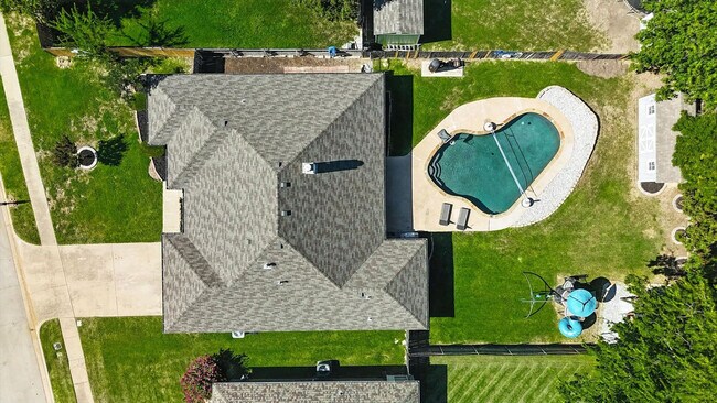 Building Photo - 749 Western Trail