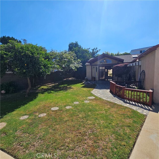 Building Photo - 12627 Manor Dr