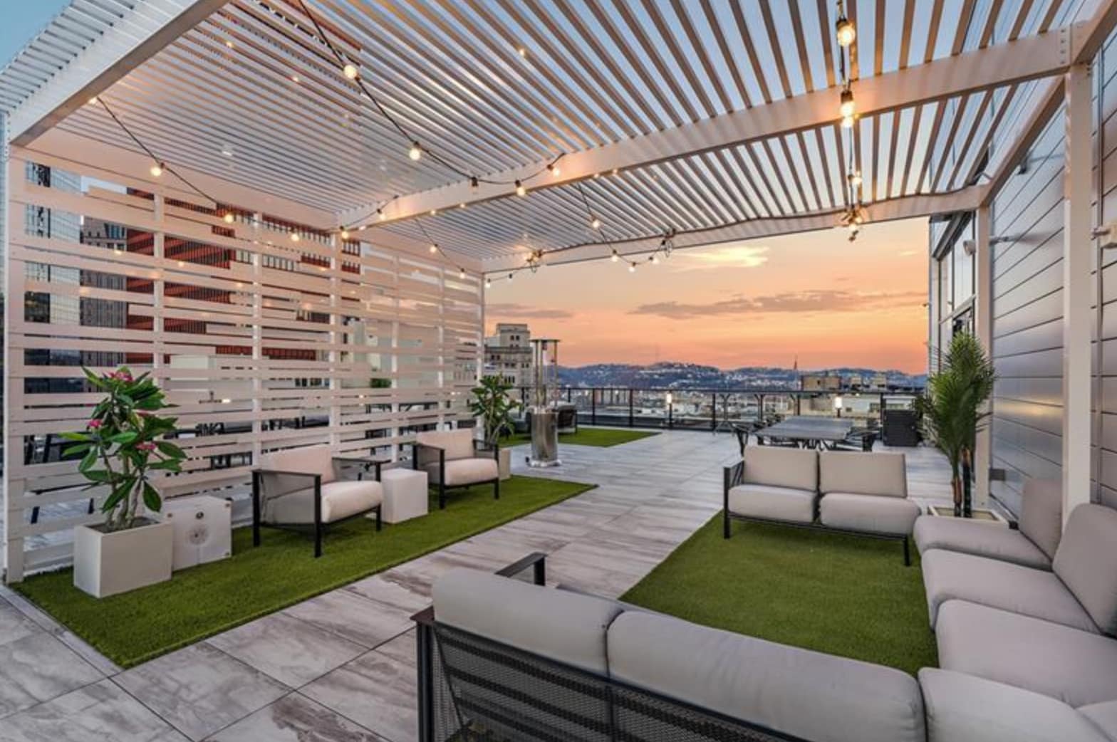 Building Photo - 350 Oliver Ave