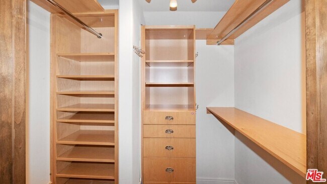 Building Photo - 12841 Landale St