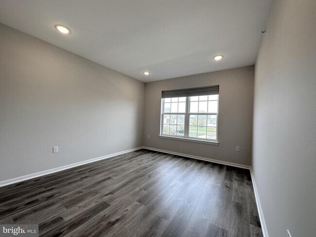 Building Photo - 202 Shannon Ct