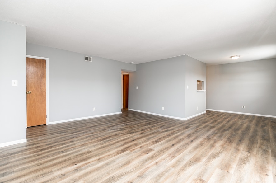 Building Photo - 403 21st Avenue Pl