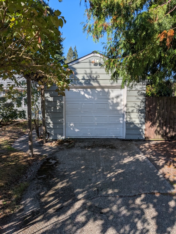 Building Photo - 1632 N 100th St