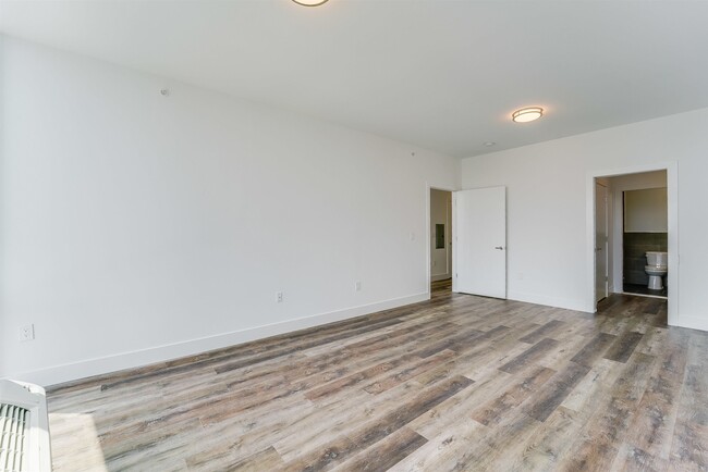 Building Photo - 400 69th St