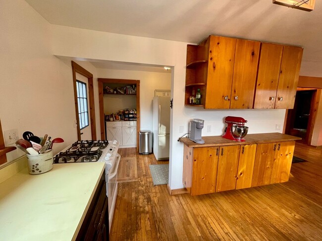 Building Photo - Charming 3BR House in Granville