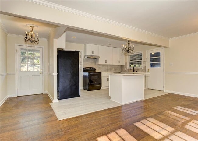 Building Photo - 465 Windsor Parkway