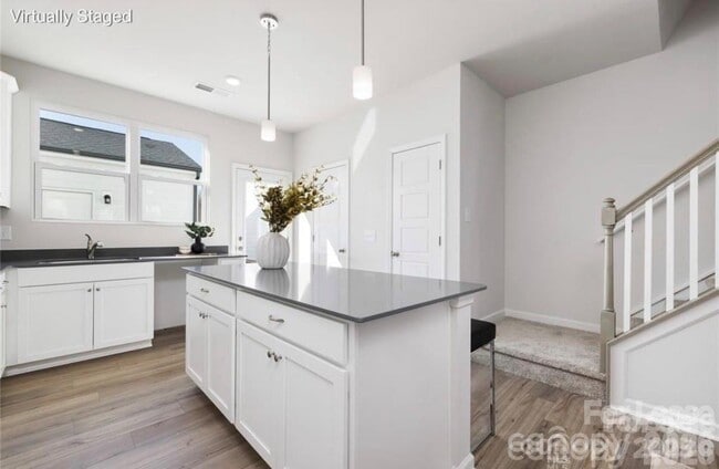 Building Photo - 8140 Jacey Ln