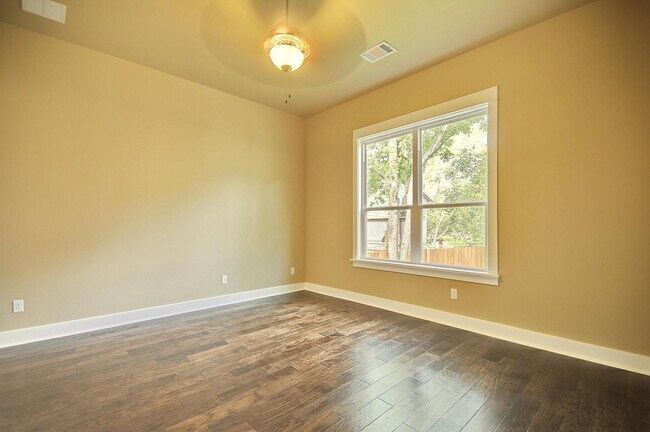 Building Photo - UT PRE-LEASE: 2011 Constructed Custom West...