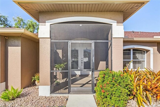 Building Photo - 810 SW 10th Pl