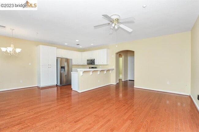 Building Photo - 935 Centennial Dr