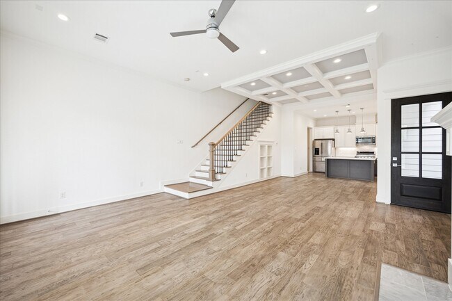 Building Photo - 4405 Schuler St