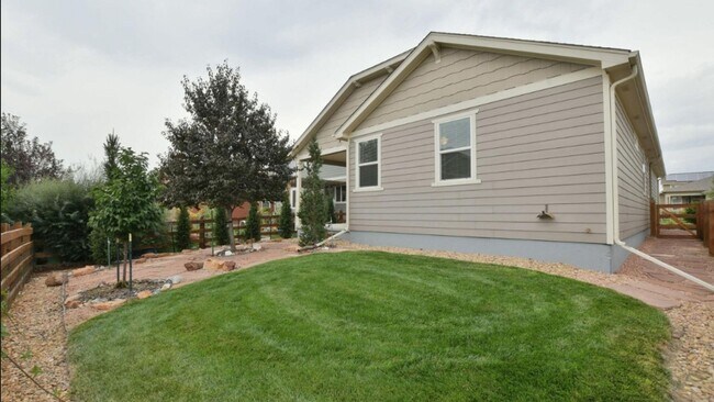 Building Photo - 3 Bedroom, 2-bathroom ranch in desirable Whisper Creek!  Available June 1st !!