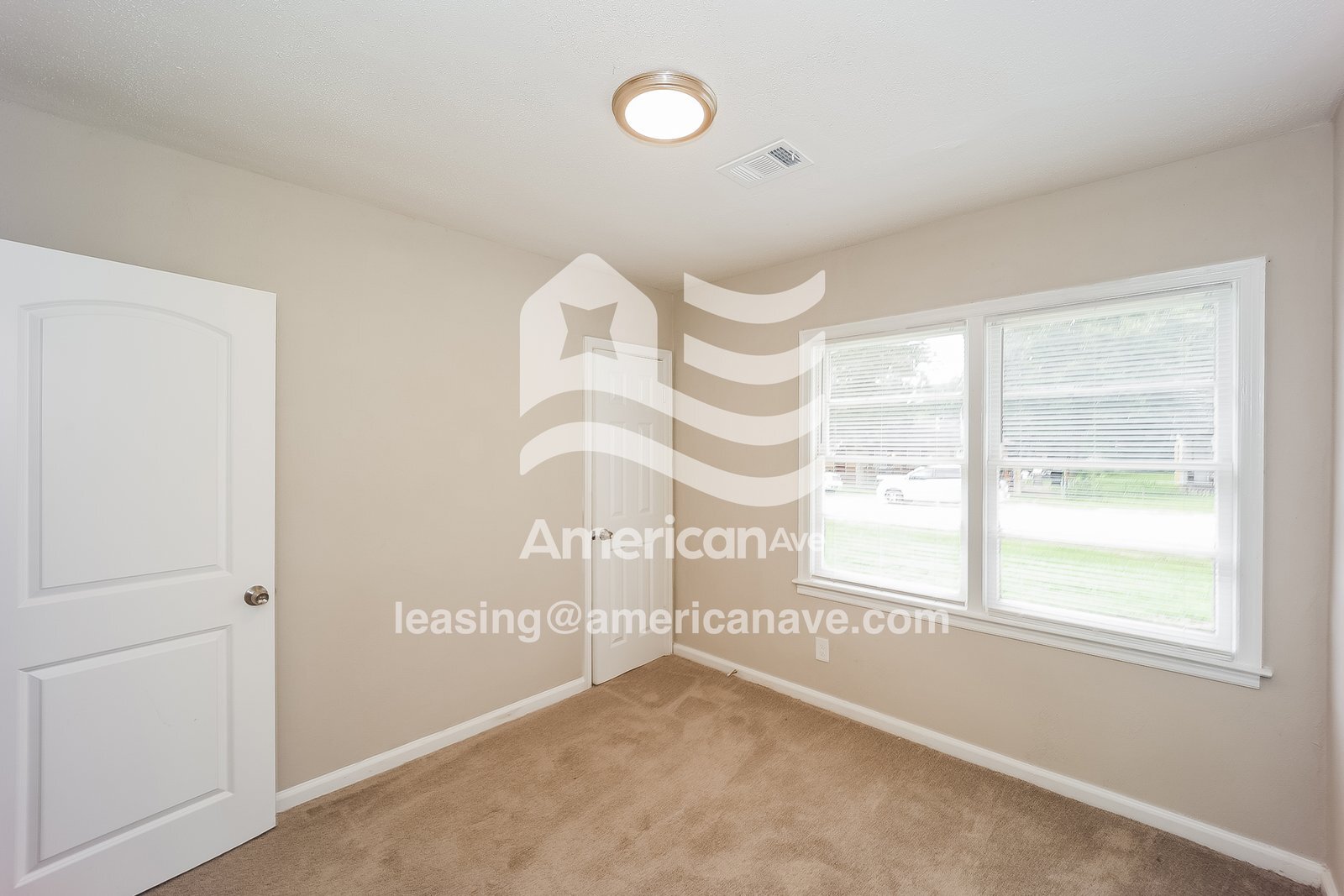 Building Photo - 4016 Singer Dr