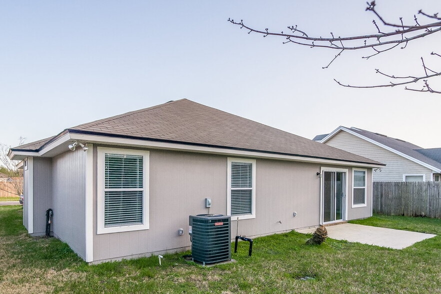 Building Photo - 12746 Brown Jersey Ct