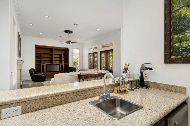 Building Photo - 56985 Village Dr
