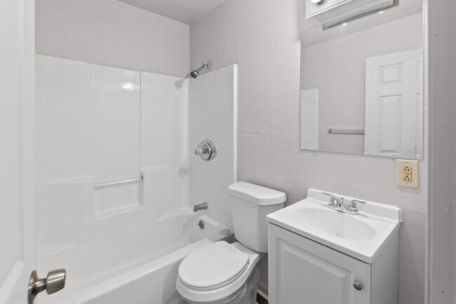 Building Photo - 47 St Henry Dr