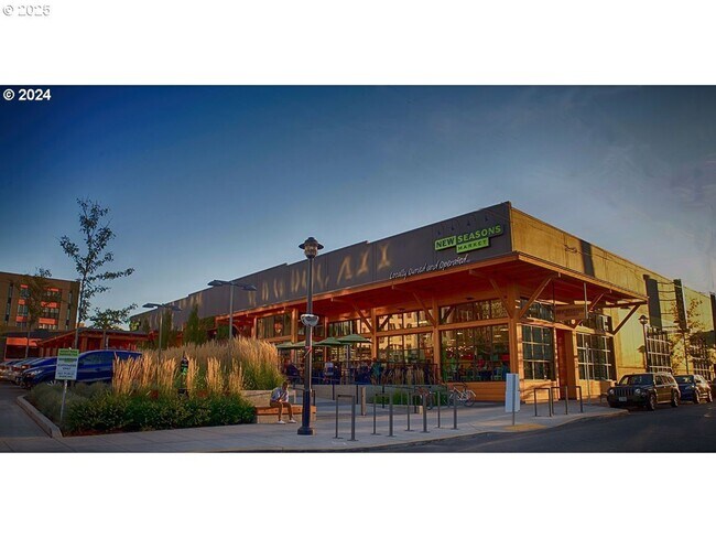 Building Photo - Modern Waterfront Living at The McCormick Pier! Call TODAY to schedule a tour! 503-664-4101