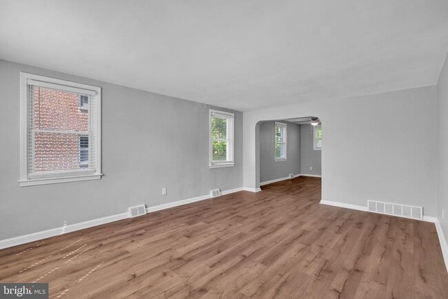 Building Photo - 817 Colwell Rd