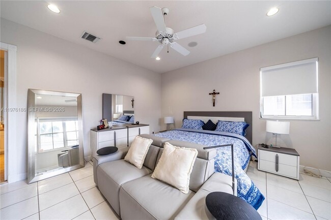 Building Photo - 1547 Mariner Way