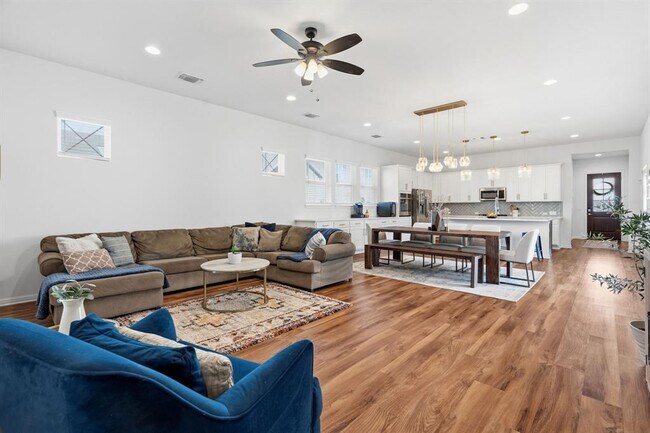 Building Photo - 8704 Apogee Blvd