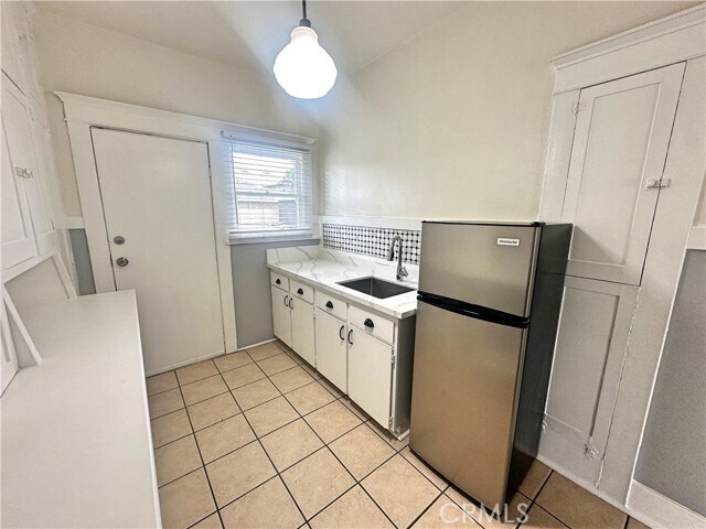 Building Photo - 242 Gaviota Ave