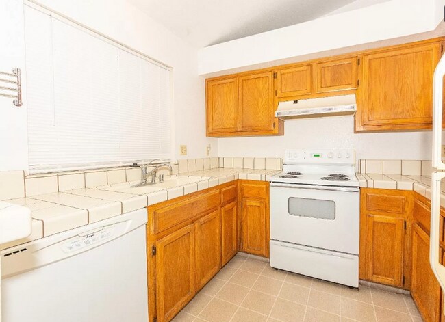 Building Photo - 8005 Cold Creek Ct
