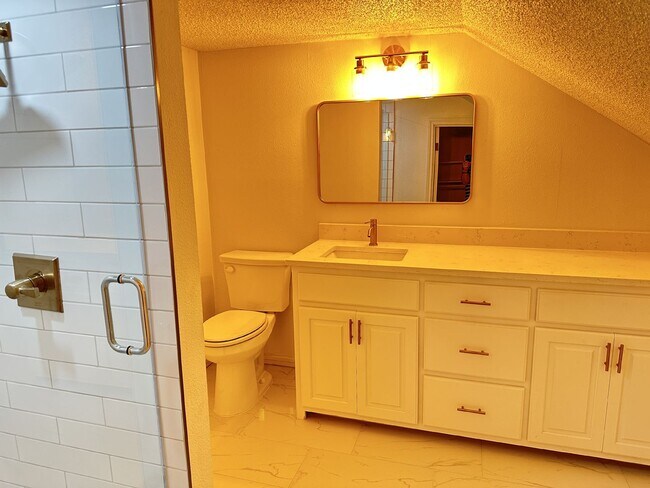 Building Photo - Pre Leasing for fall 2026! 3/2 in Heart of Lubbock!