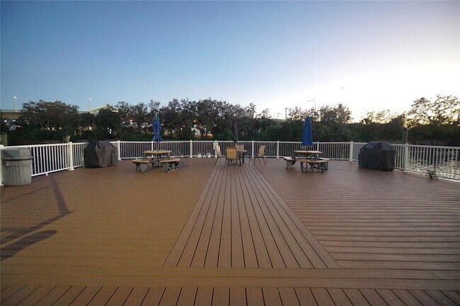 Building Photo - 5000 Culbreath Key Way