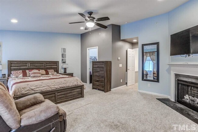 Building Photo - Fantastic 3 Story Townhome in East Raleigh...