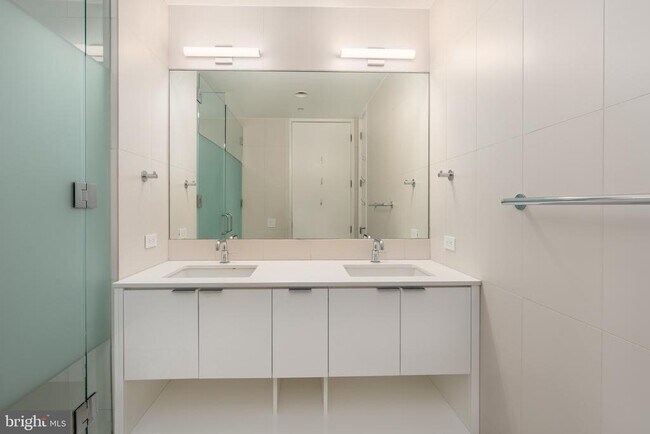 Building Photo - 1110 23rd St NW