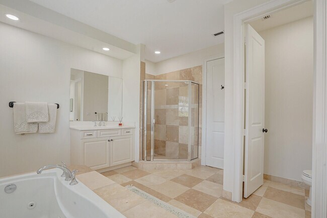 Building Photo - 138 Via Palma Ln