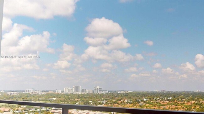 Building Photo - 2500 Parkview Dr