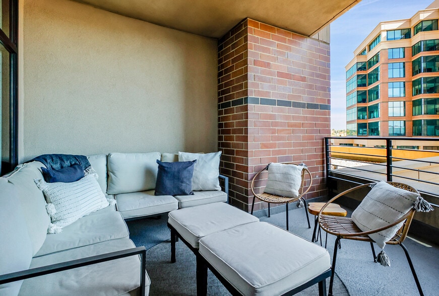 Building Photo - 8100 E Union Ave