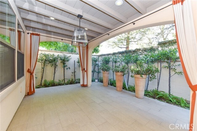Building Photo - 51 Wildvine