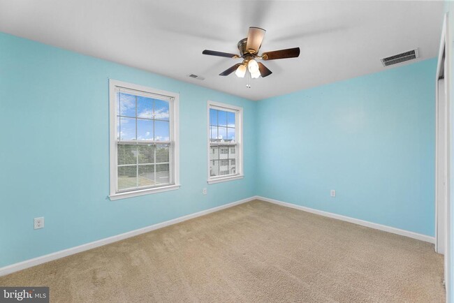 Building Photo - 42 Mountie Ln