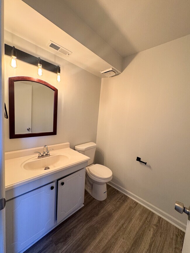 Building Photo - 1287 Schaub Dr