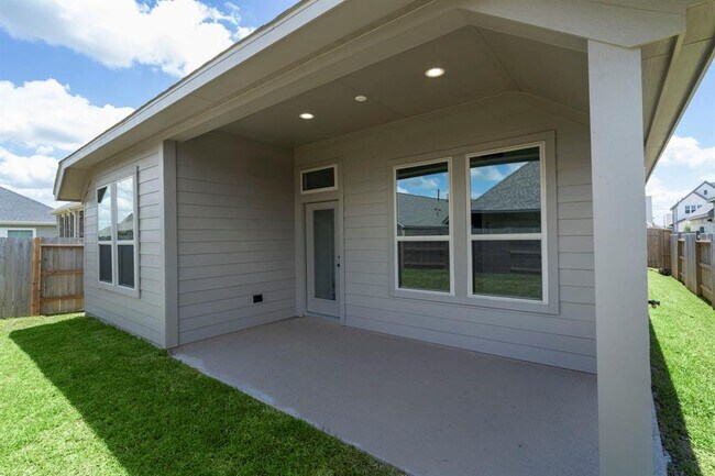 Building Photo - 27106 Cutleaf Daisy Ct