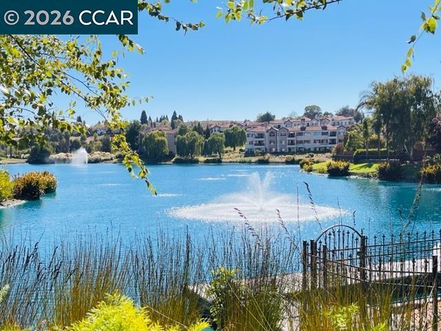 Building Photo - 6220 Lakeview Cir