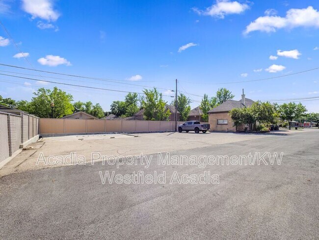 Building Photo - 256 N 500 W