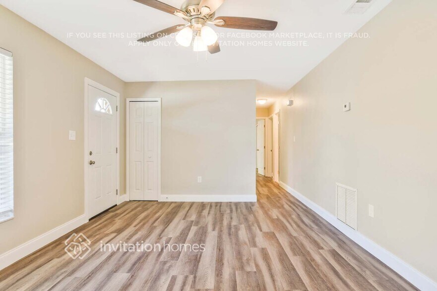 Building Photo - 316 E Rose Ln