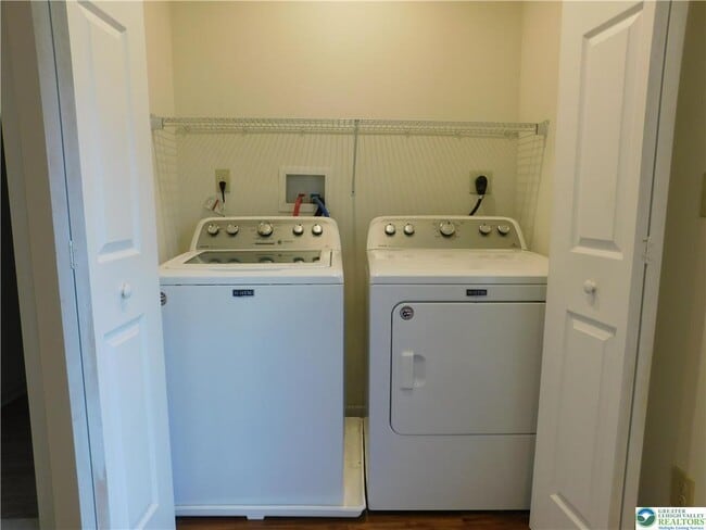 Building Photo - 821 Masslich St