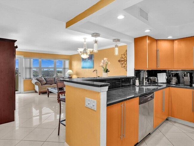 Building Photo - 401 Golden Isles Dr
