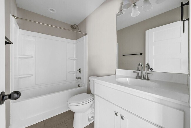 Building Photo - 4 Bedroom 2 1/2 Bath Home For Rent in Gate...