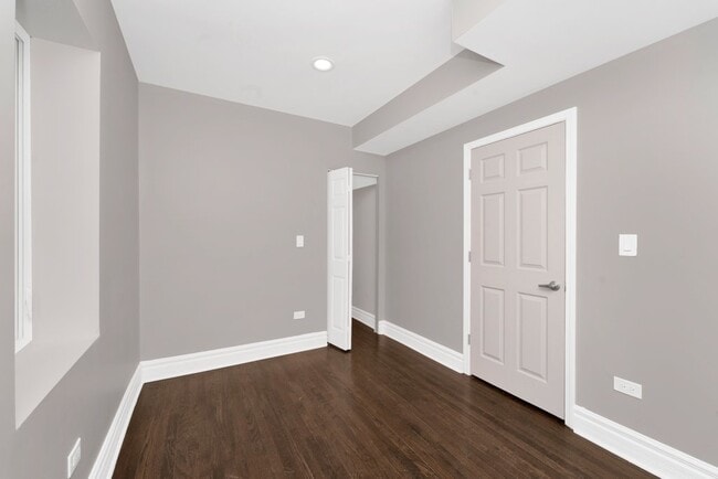 Building Photo - 2118 S 59th Ave