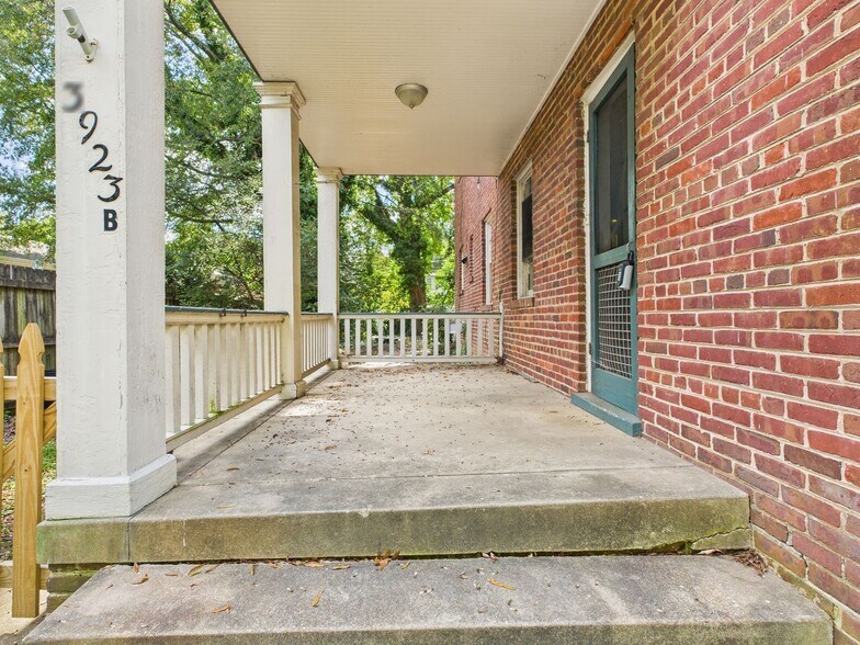 Building Photo - 3923 Park Ave