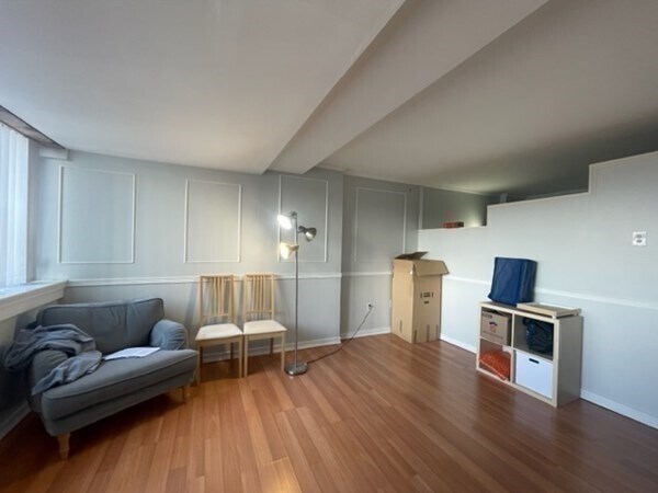 Building Photo - 6 Whittier Pl