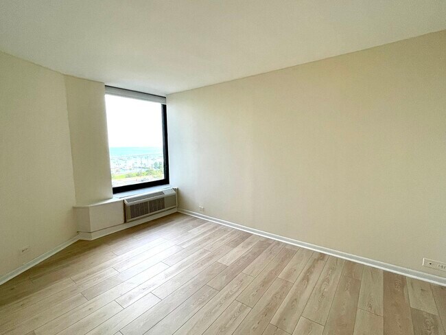Building Photo - 155 N Harbor Dr