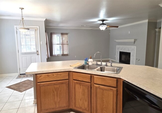Building Photo - 18011 Featherfield Ln