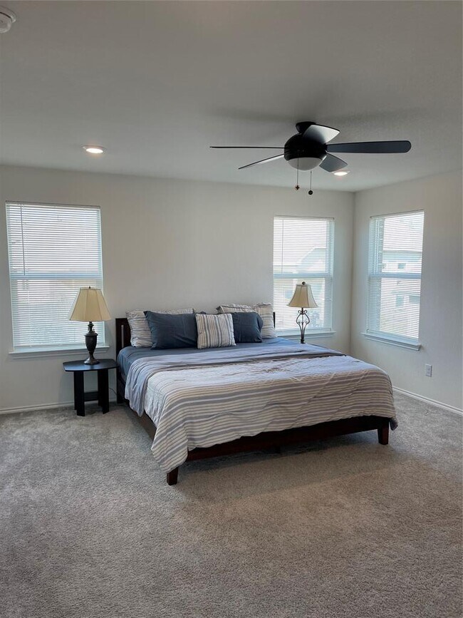 Building Photo - 1537 Sonny Dr