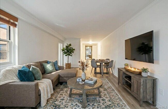 Building Photo - 30 Lake St